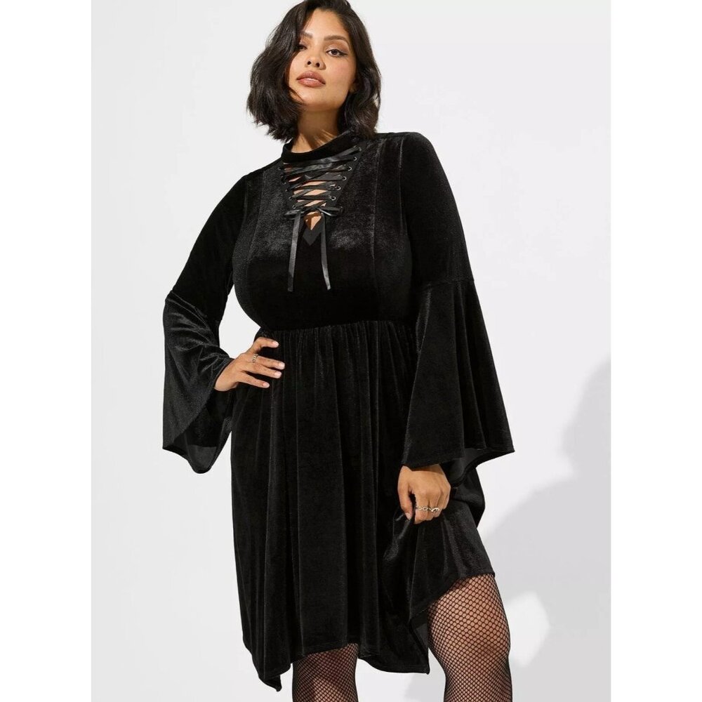 NEW Torrid M/L Nightfall Velvet Lace Up Dress Hanky‎ Hem Whimsigoth Witchy